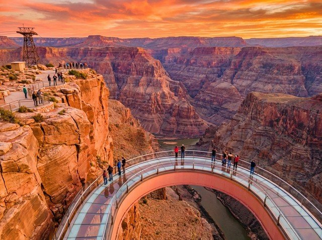 【ラスベガス発/貸切チャーター/日本語】グランドキャニオンウェスト・フーバーダム行き8時間コース